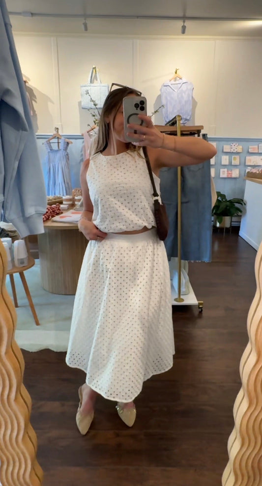 EYELET SLEEVELESS TOP WITH BUBBLE HEM