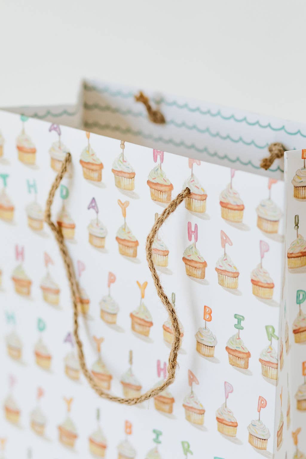 BIRTHDAY CUPCAKES GIFT BAG