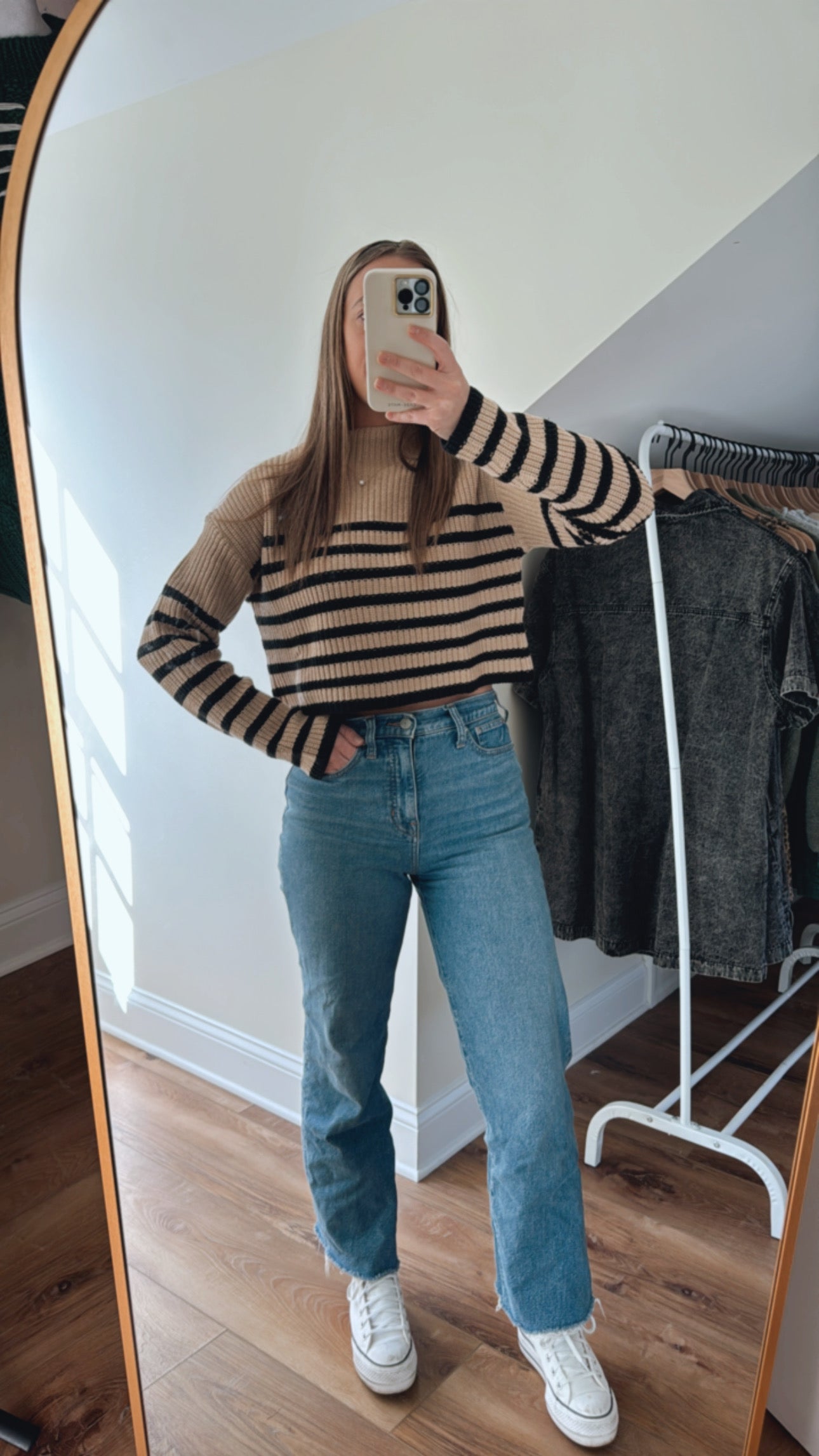 STRIPED PATTERN SWEATER TOP