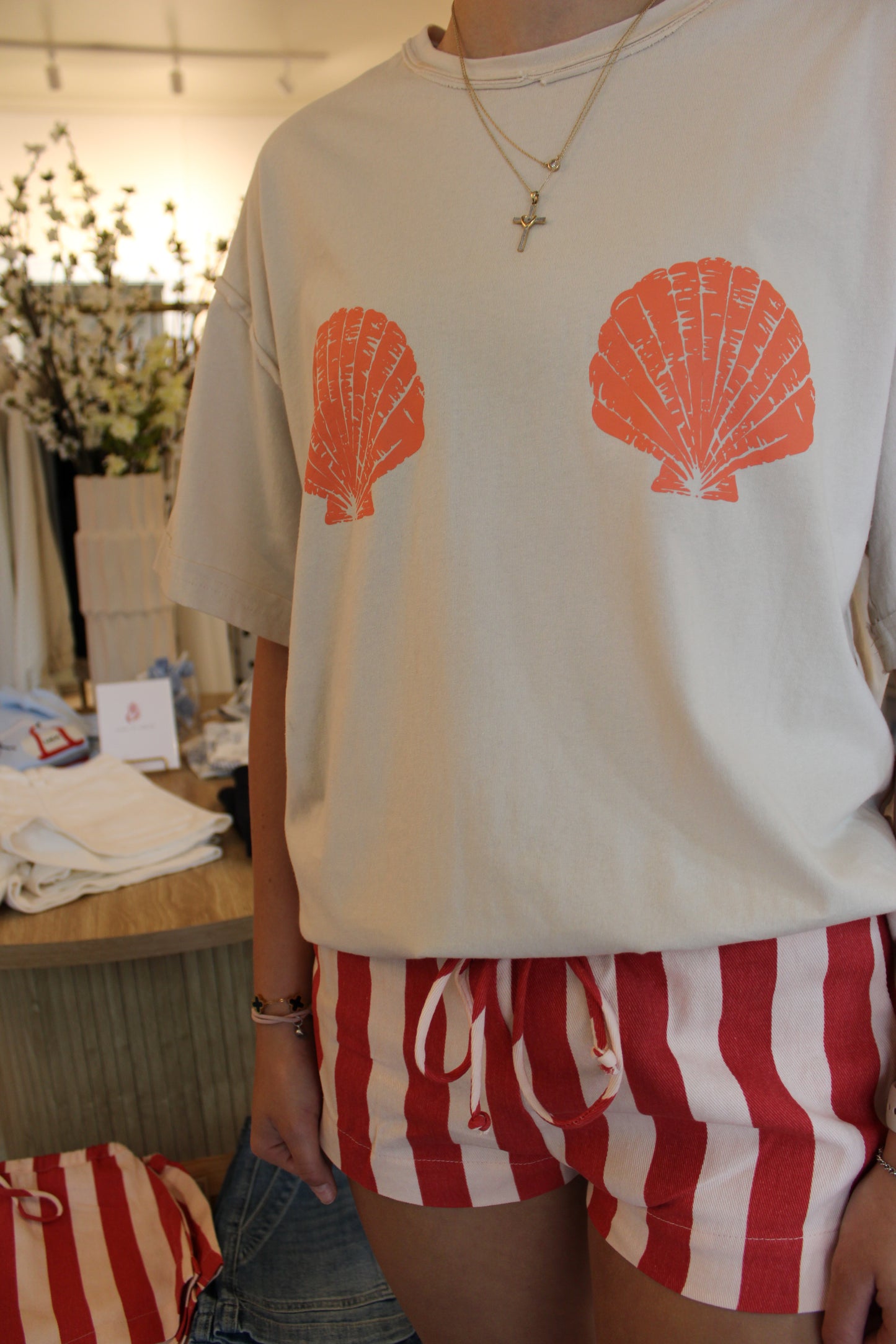 SUN-KISSED SHELLS TEE