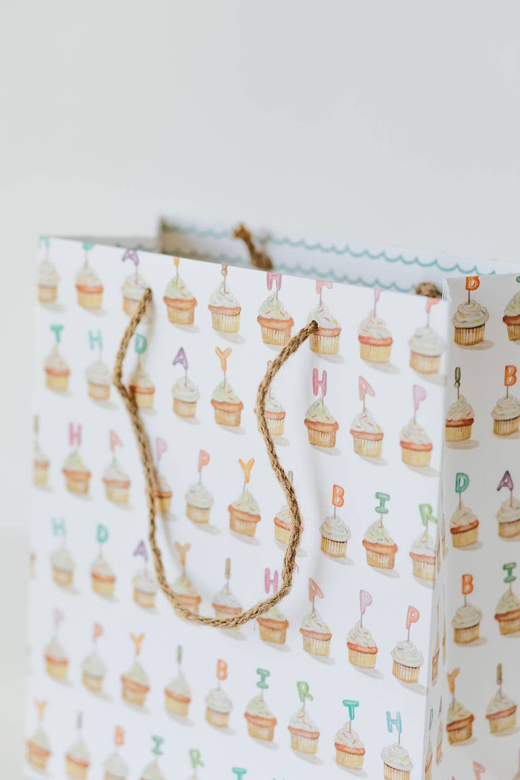 BIRTHDAY CUPCAKES GIFT BAG