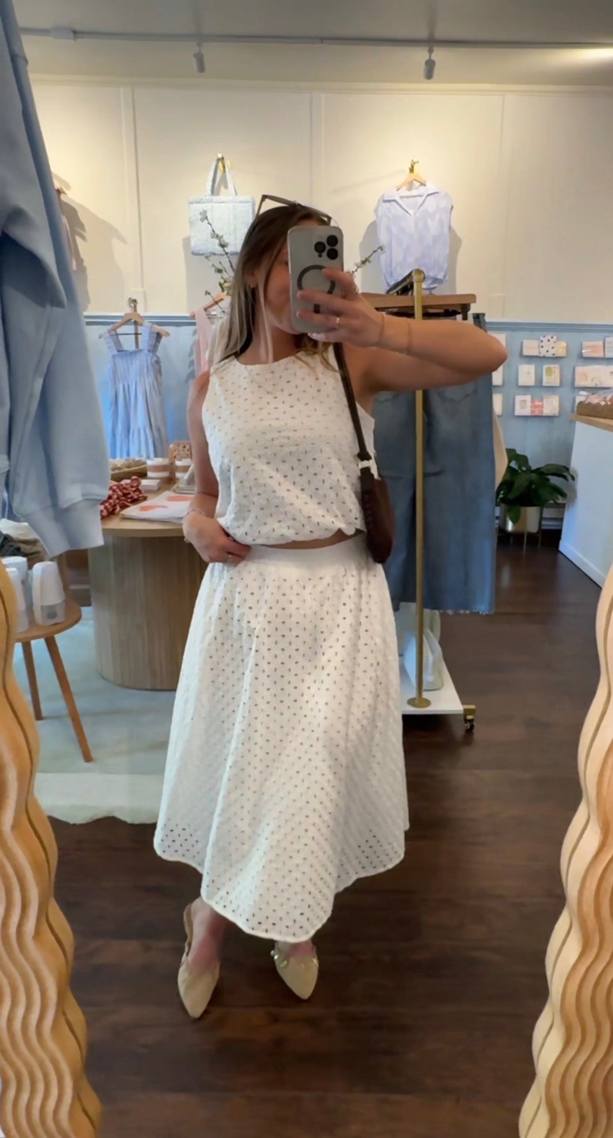 EYELET SLEEVELESS TOP WITH BUBBLE HEM