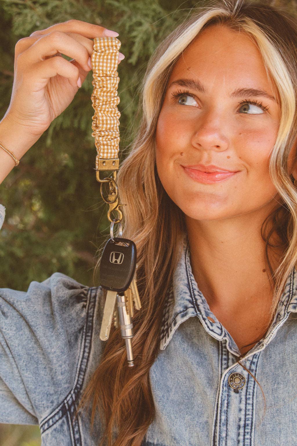 MUSTARD GINGHAM KEYCHAIN