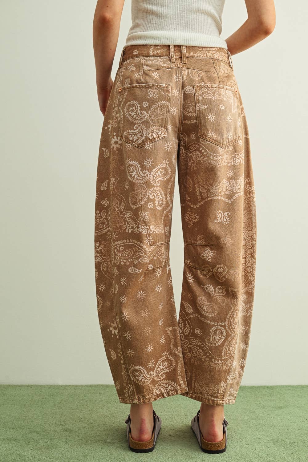 PAISLEY PRINT BARREL PANTS