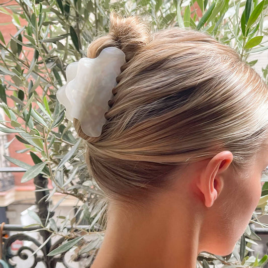 WHITE CLOUD CLAW CLIP