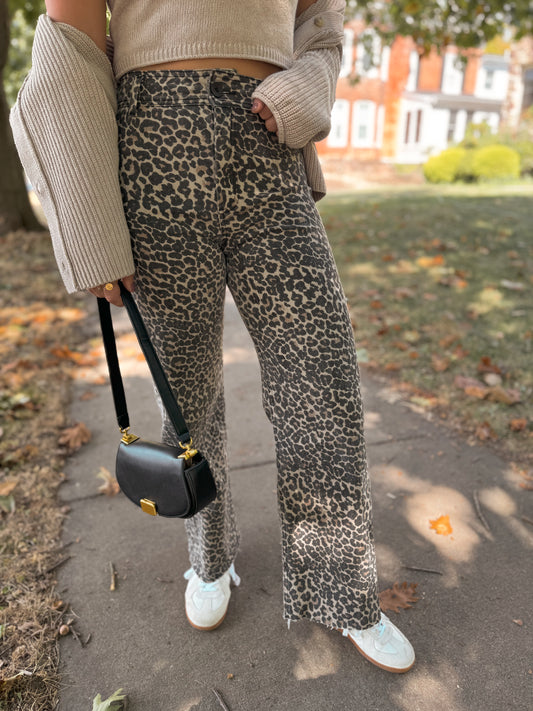 HIGH WAISTED LEOPARD PRINT PANT