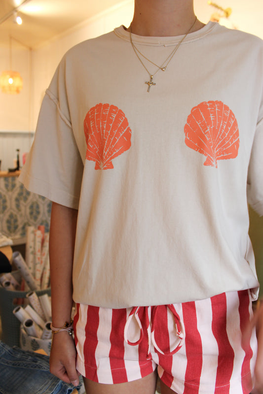 SUN-KISSED SHELLS TEE