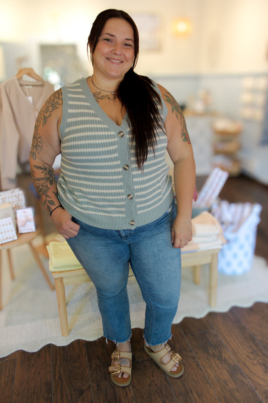 STRIPED SWEATER VEST (EXTENDED SIZING)